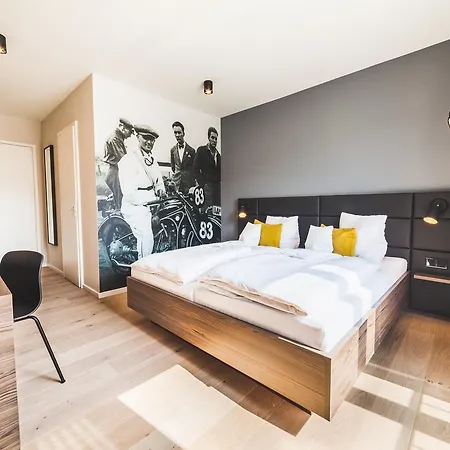 Garni Maximilian Hotel 3*